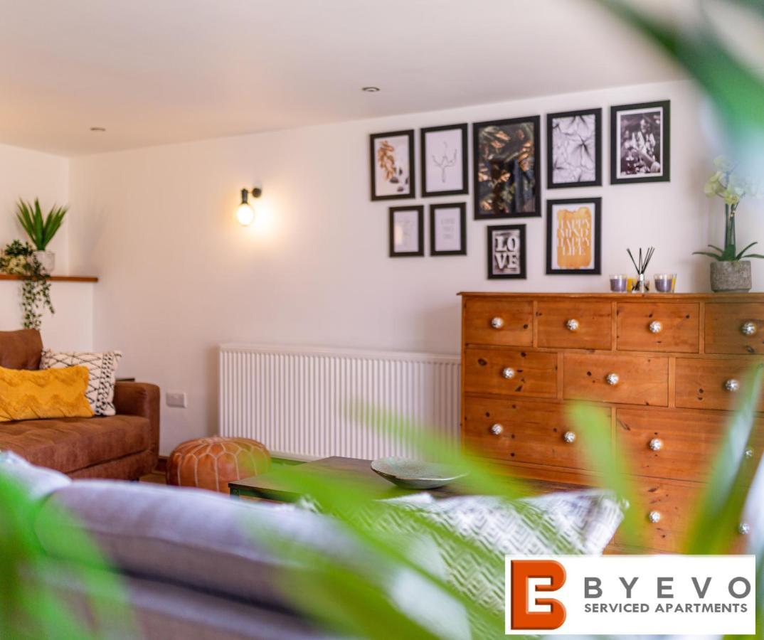 Byevo Oswestry Barn - Quirky Romantic Retreat Or Cosy Contractor Base Buitenkant foto