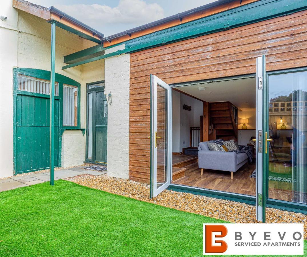 Byevo Oswestry Barn - Quirky Romantic Retreat Or Cosy Contractor Base Buitenkant foto